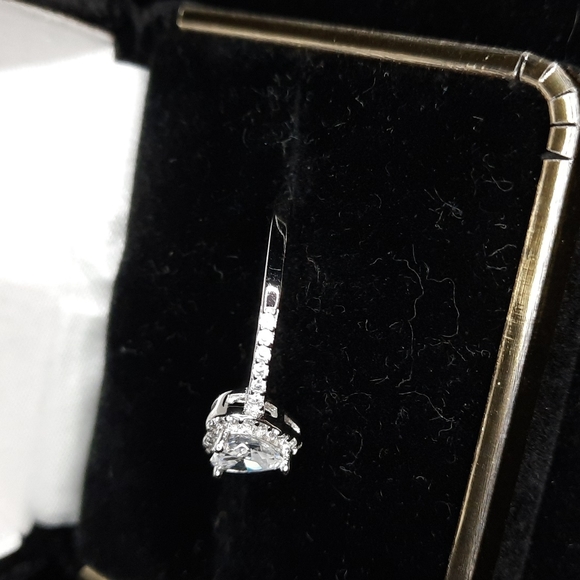 Heart Shape Engagement Ring - Picture 2 of 5